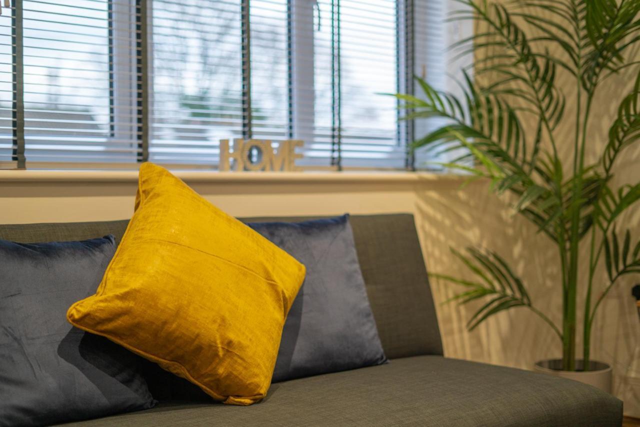 Mill Road Apartment First Floor Crawley  Buitenkant foto