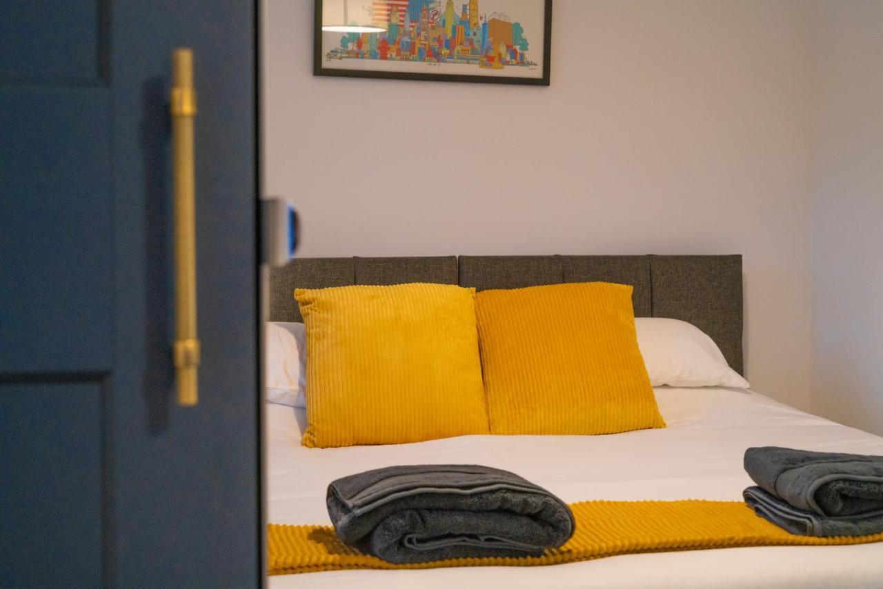 Mill Road Apartment First Floor Crawley  Buitenkant foto